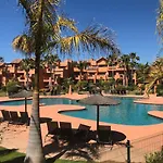 2256-stunning Groundfloor In Luxury Complex!