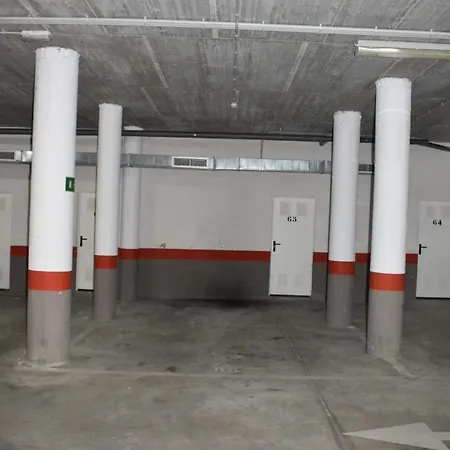 2256-stunning Groundfloor In Luxury Complex! *