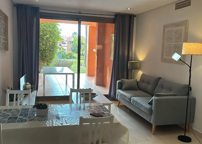 아파트 2256-stunning Groundfloor In Luxury Complex! 에스테포나